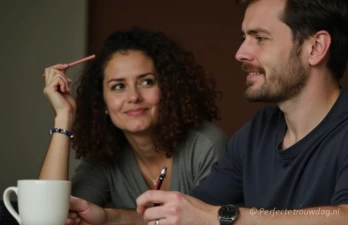 Vrouw probeert man te peilen